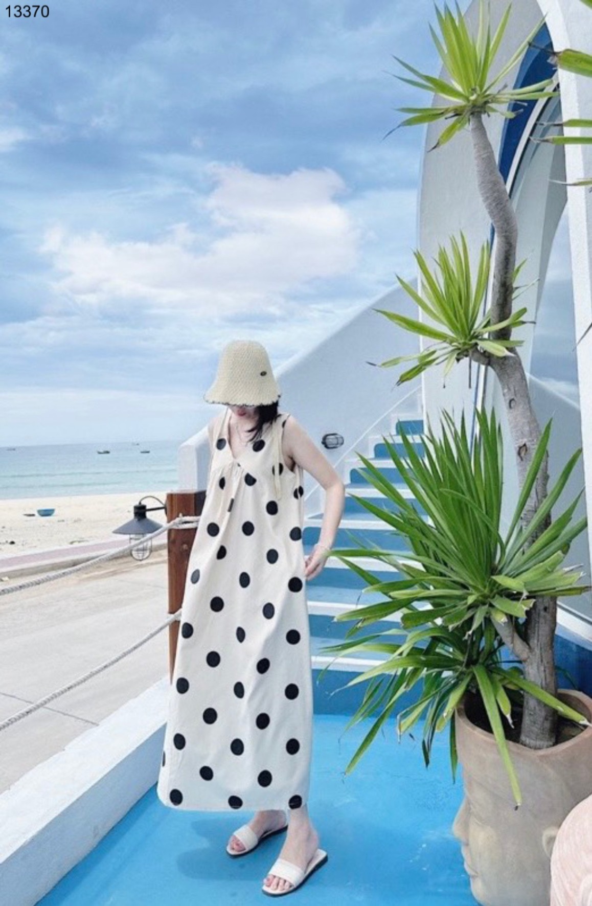Đầm họa tiết chấm bi