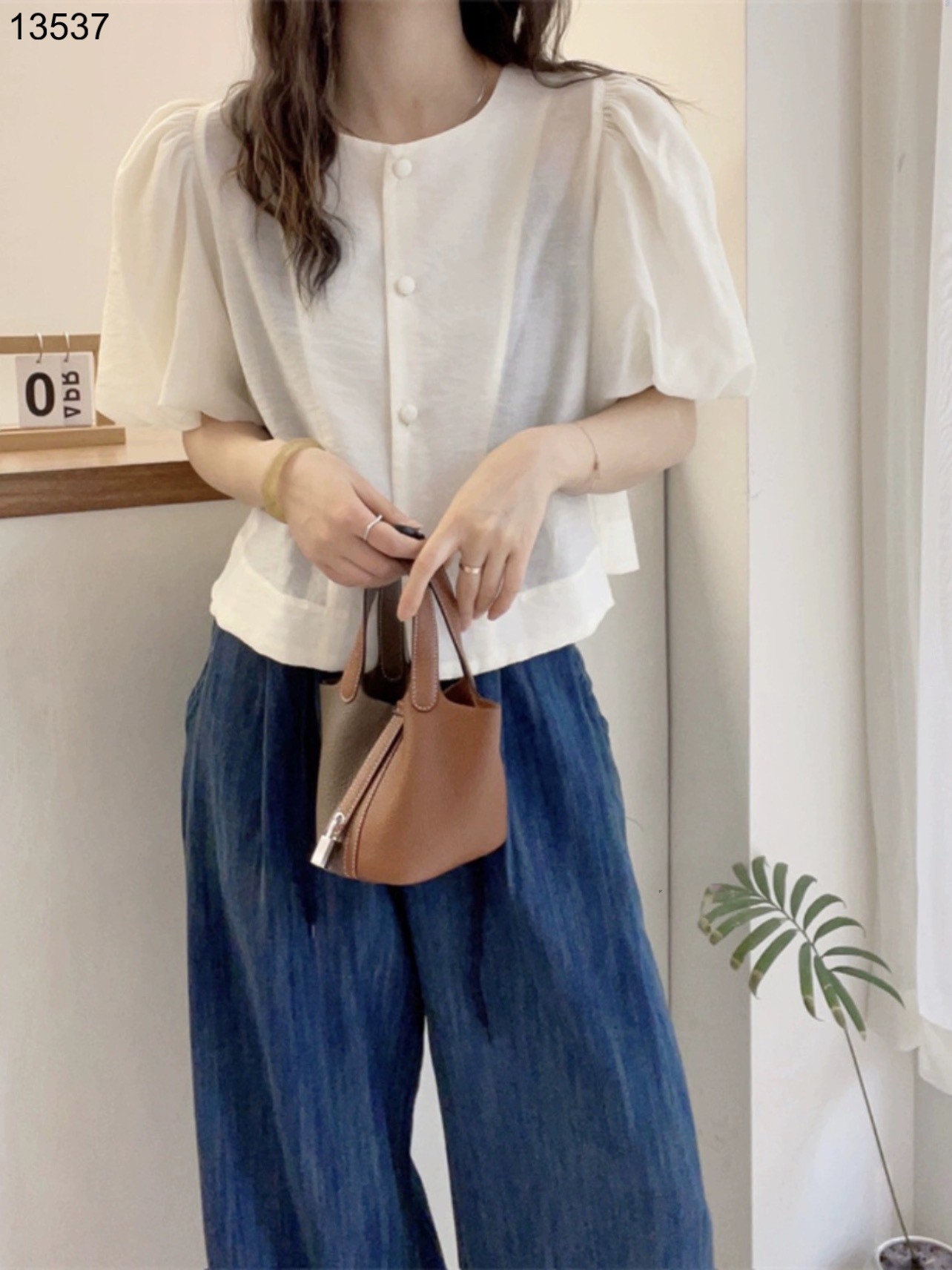 Áo sơ mi kiểu nữ cổ tròn tay phồng