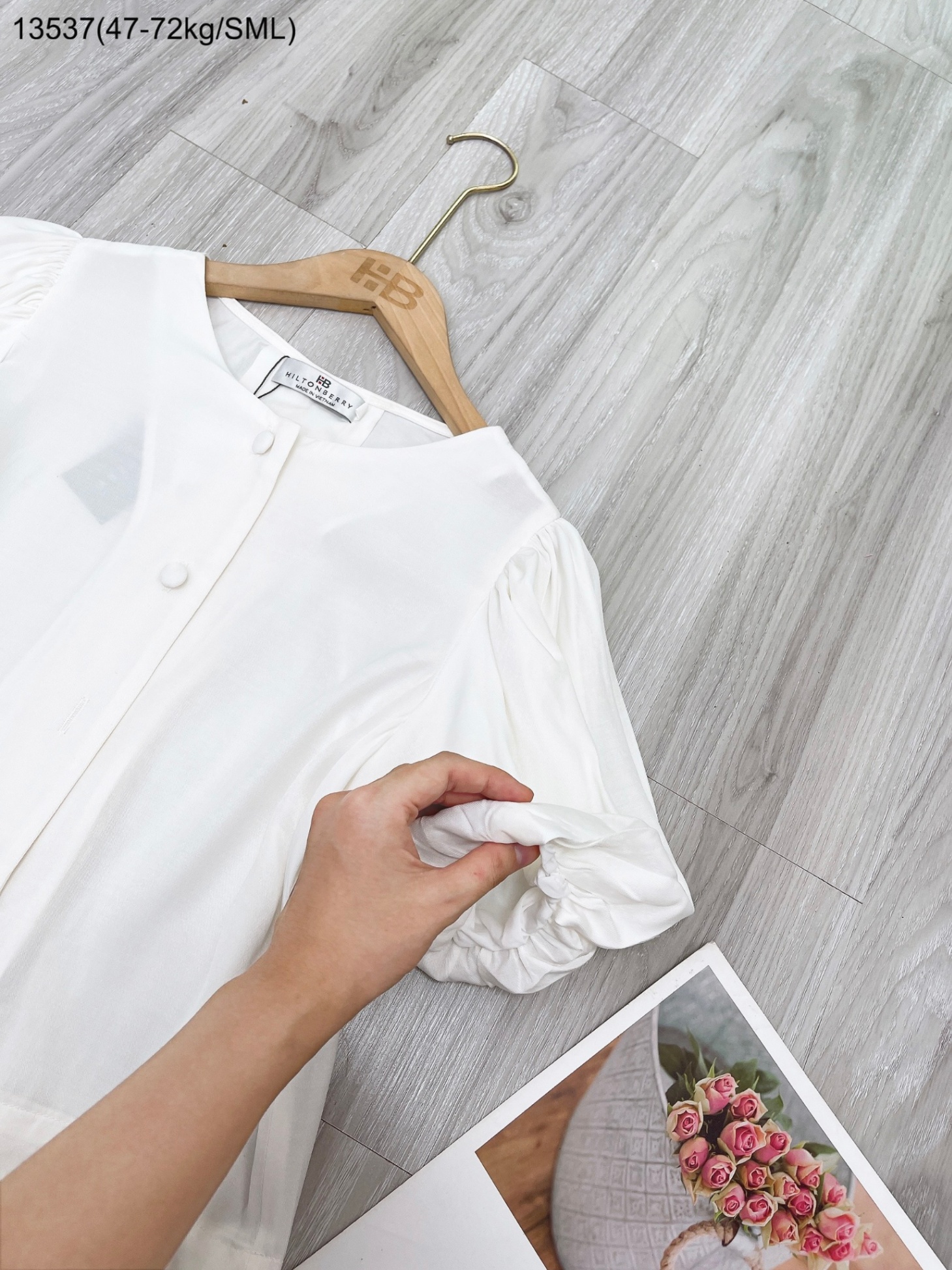Áo sơ mi kiểu nữ cổ tròn tay phồng