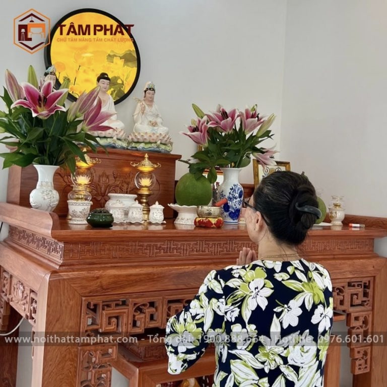 Bàn thờ gia tiên và những lưu ý khi thờ ông bà tổ tiên tại nhà