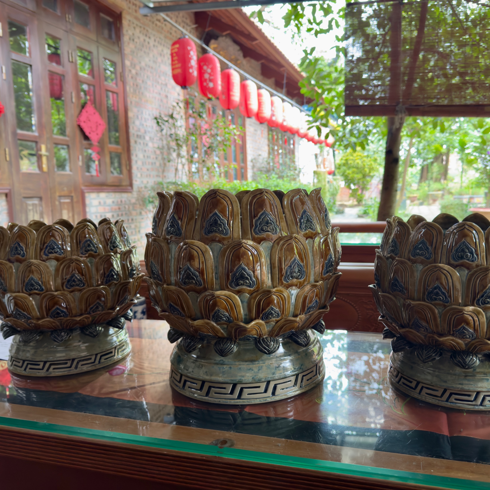 Chùa Xuân Đoài lựa chọn lư hương sen phục vụ công tác thờ cúng