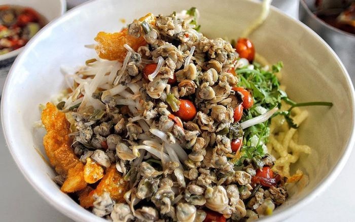 Cơm hến ở Huế