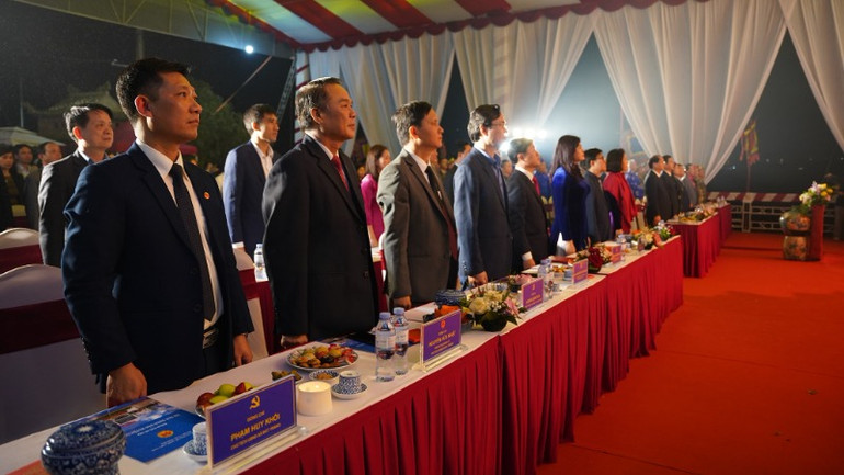 Cong-bo-le-hoi-lang-Bat-Trang-la-Di-san-van-hoa-phi-vat-the-quoc-gia_484052637-9815912781753218-4186580273377921411-n-6333-9018-9778-2558.jpg