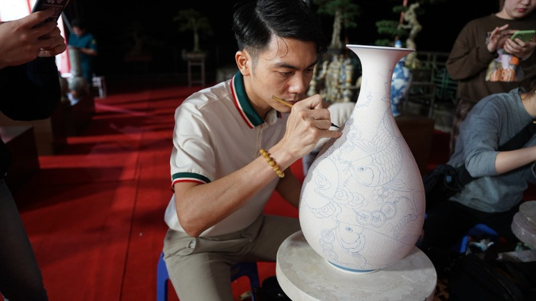 Cong-bo-le-hoi-lang-Bat-Trang-la-Di-san-van-hoa-phi-vat-the-quoc-gia_484298333-9815915895086240-5849184094057843221-n-3227-6143-568-5580.jpg