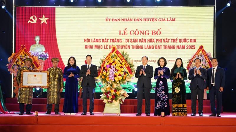 Công bố lễ hội làng Bát Tràng là Di sản văn hóa phi vật thể quốc gia