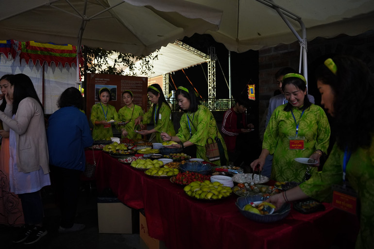 Cong-bo-le-hoi-lang-Bat-Trang-la-Di-san-van-hoa-phi-vat-the-quoc-gia_484543057-9815904778420685-3097228413071645568-n-1214-5313.jpg