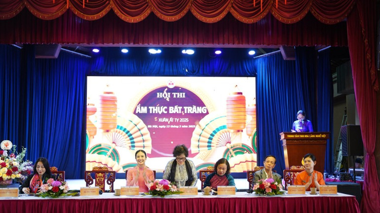 Dac-sac-Hoi-thi-am-thuc-Bat-Trang_483858897-9814997028511460-4661367640617441630-n-1-4238-9323-1610-7824.jpg