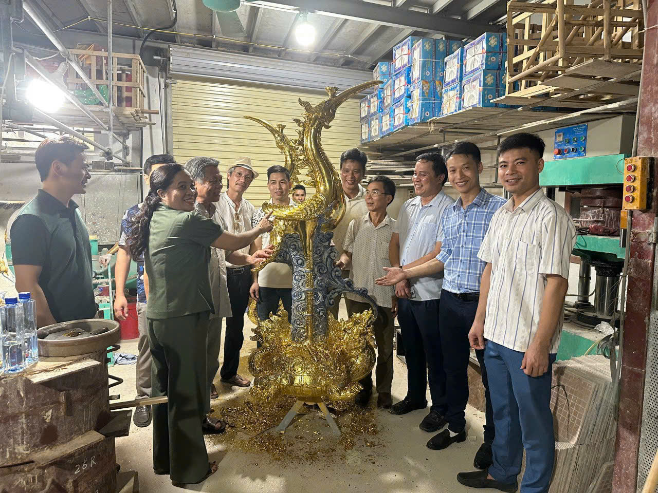LOI-TRI-AN-VA-CHIA-SE-TU-NGHE-NHAN-NGUYEN-TRONG-NGHIA_z6828204813211_845cb4c08380ceaa3e928a26ab08eb04.jpg