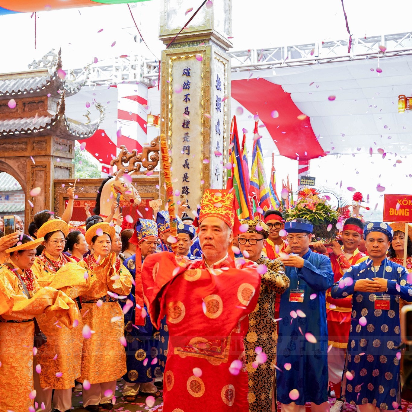 Lễ hội Bát Tràng: Gìn giữ di sản, lan tỏa giá trị văn hóa truyền thống