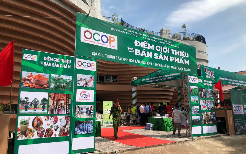 Quang-ba-san-pham-OCOP-gan-voi-phat-trien-lang-nghe-Bat-Trang_0-1602153015716-1.jpg