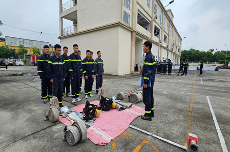 Rèn luyện thể lực đáp ứng yêu cầu nhiệm vụ phòng cháy, chữa cháy và cứu nạn, cứu hộ