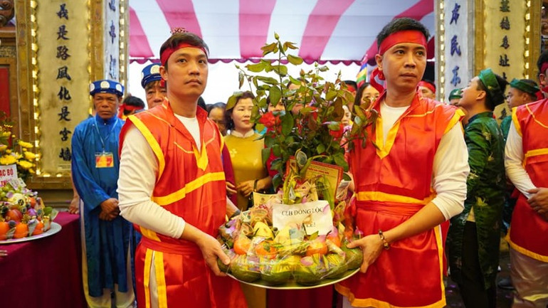 Ron-rang-dam-da-ban-sac-dan-toc-o-Le-hoi-truyen-thong-lang-Bat-Trang_484442156-9819998441344652-3071037596198047976-n-264-8199-9395-5459.jpg