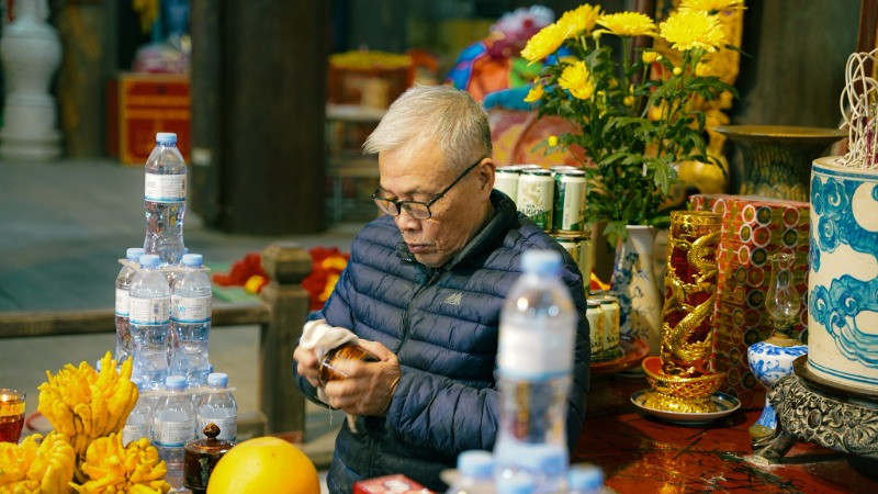Thieng-lieng-nghi-thuc-bao-sai-o-hoi-lang-Bat-Trang_481910198-9791402317537598-1568731887829526354-n-5359-8204-9165-1865.jpg
