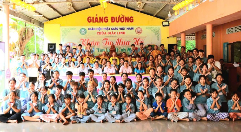 Vĩnh Long: Khai mạc khóa tu mùa hè “Tìm Lại Chính Mình” lần thứ nhất tại chùa Giác Linh