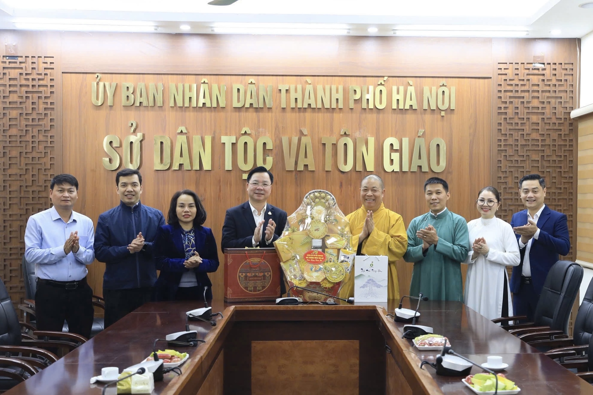 Ban-Van-hoa-Trung-uong-GHPGVN-tham-va-chuc-Tet-So-Dan-toc-va-Ton-giao-TP-Ha-Noi-nhan-dip-Xuan-moi-3.jpg