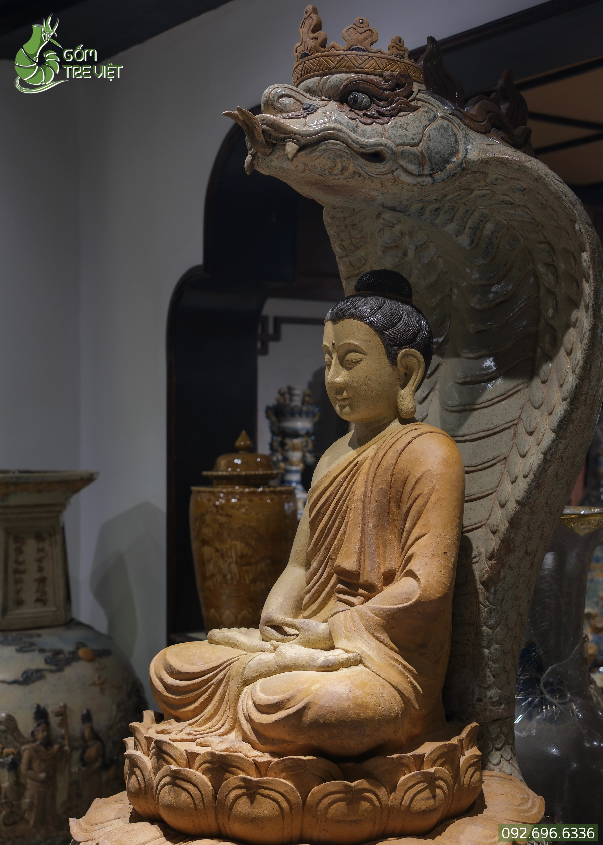 Rắn thần Naga bảo vệ Đức Phật