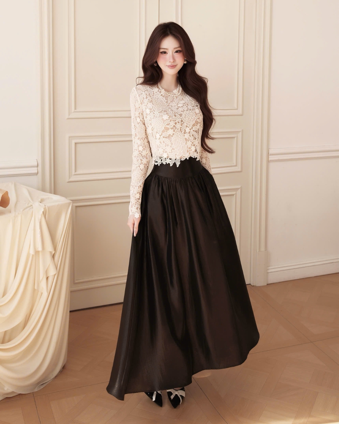 Áo thiết kế croptop Ren vân hoa 3D thanh lịch Amer Top ren 1 lớp ôm dáng HIU design