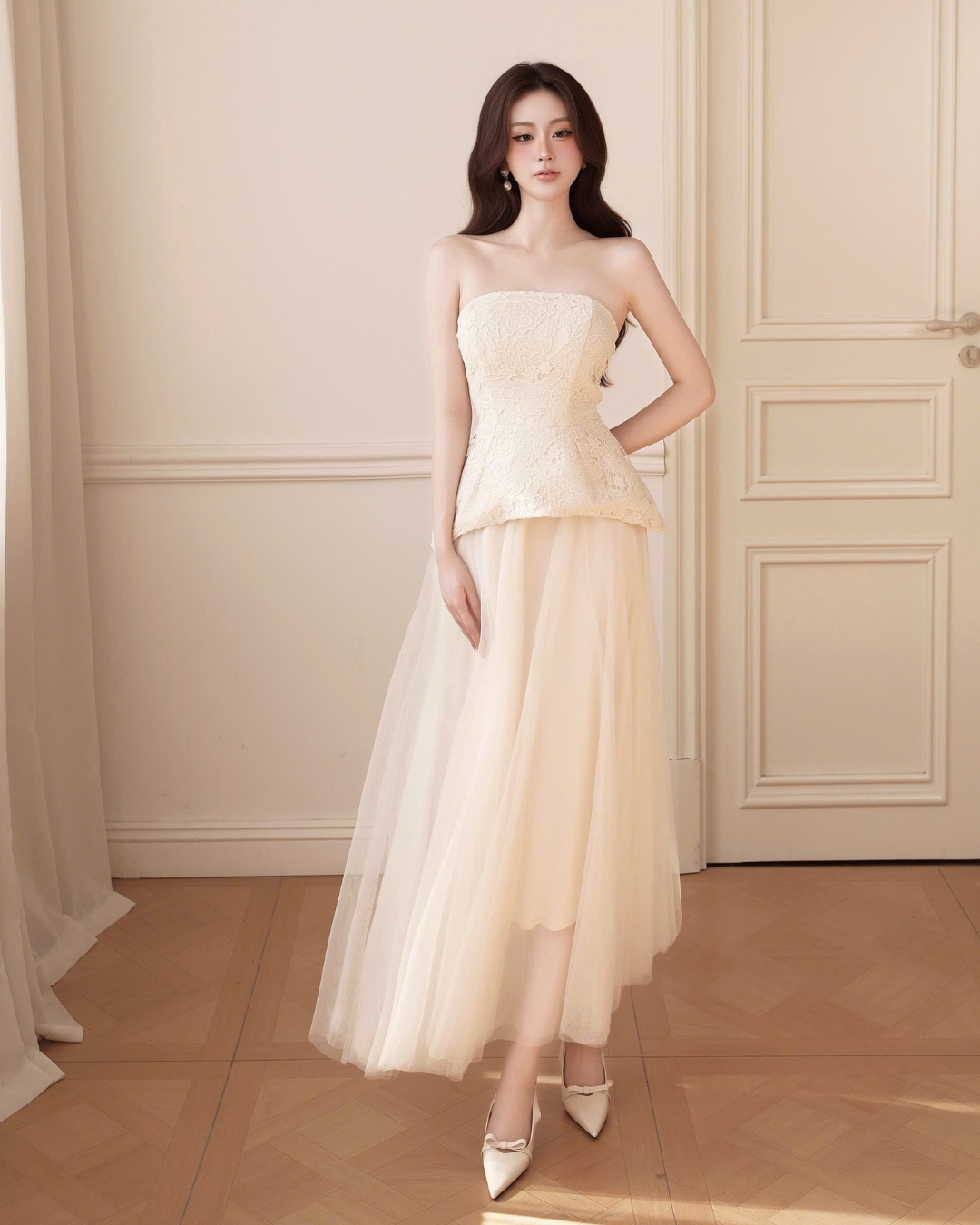 Áo thiết kế cup ngực Ren 3D hoa hồng thanh lịch Rose Top phom dáng Peplum HIU design