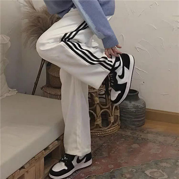 Quần ba sọc line pants màu trắng