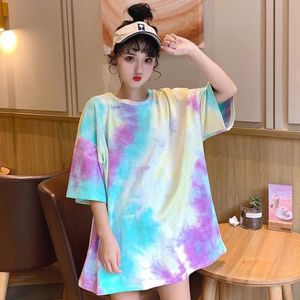 Siêu cá tính và độc đáo với áo phông loang bảy màu