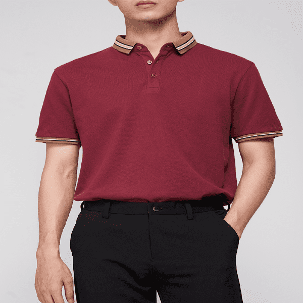 Áo polo đỏ cũng rất trẻ trung và khỏe khoắn