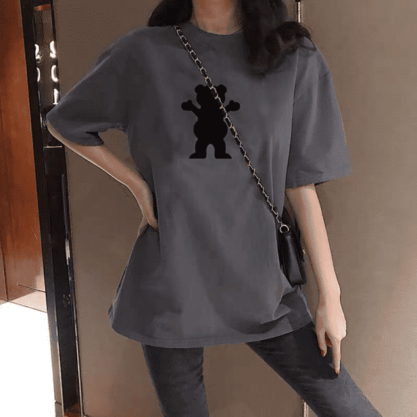 Áo phông mix với quần jean