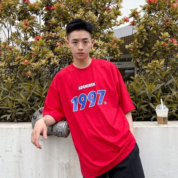 áo thun đỏ phối quần gì