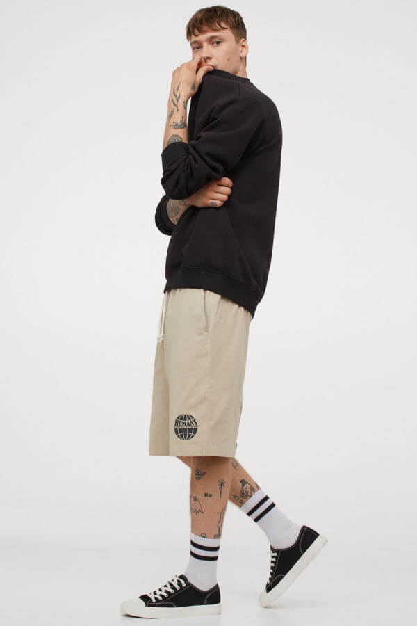 quần short và áo thun tại H&M