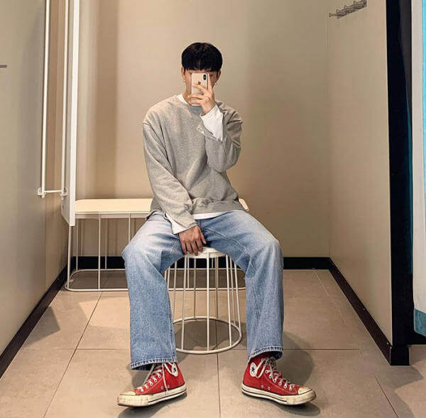 jean ống rộng và converse