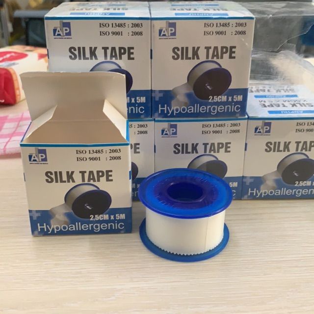 Băng dính lụa (silk tape) 2,5cmx4m An Phú (1Hộp=12 cuộn)