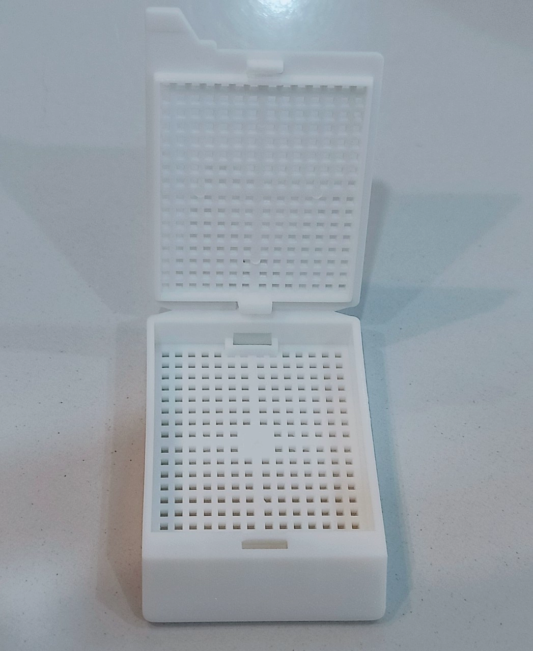 Khuôn đúc bệnh phẩm lỗ nhỏ, Jiangsu Huida (1túi = 500chiếc)