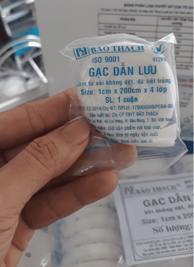 Gạc dẫn lưu Bảo Thạch 1x200cmx4 lớp (1 gói=50 cuộn)