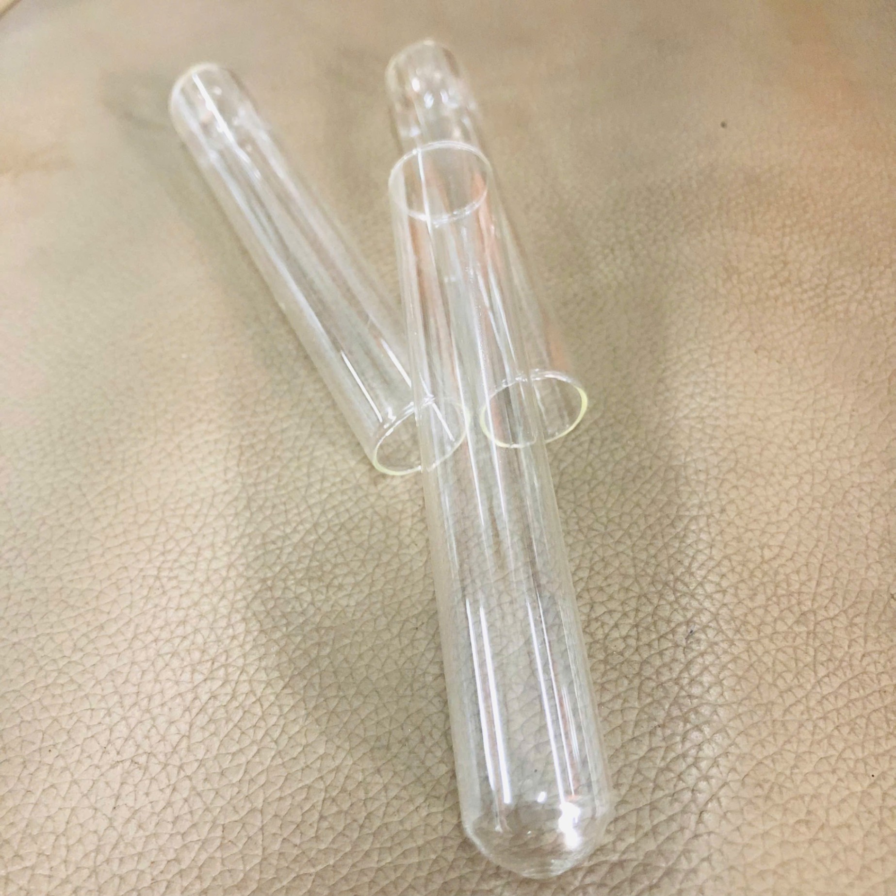 Ống nghiệm thủy tinh xét nghiệm máu Pi16 x 10cm, 0.6ml (Thùng=2100 ống)