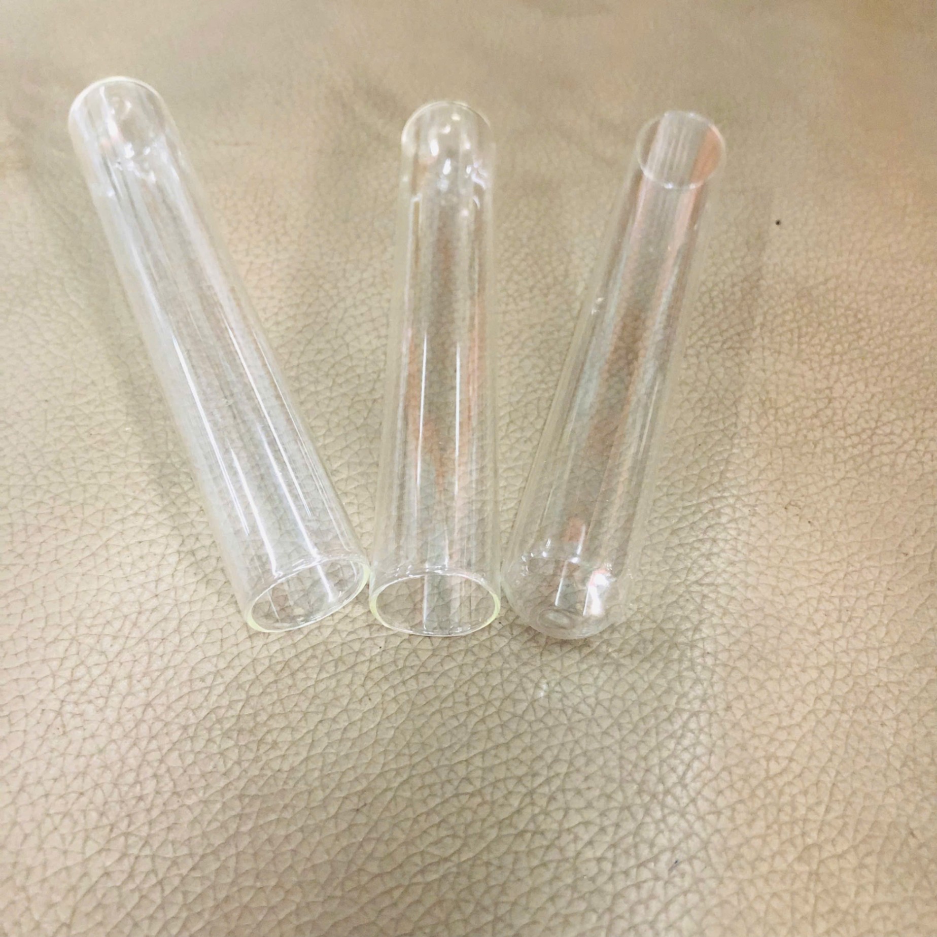 Ống nghiệm thủy tinh xét nghiệm máu Pi16 x 10cm, 0.6ml (Thùng=2100 ống)