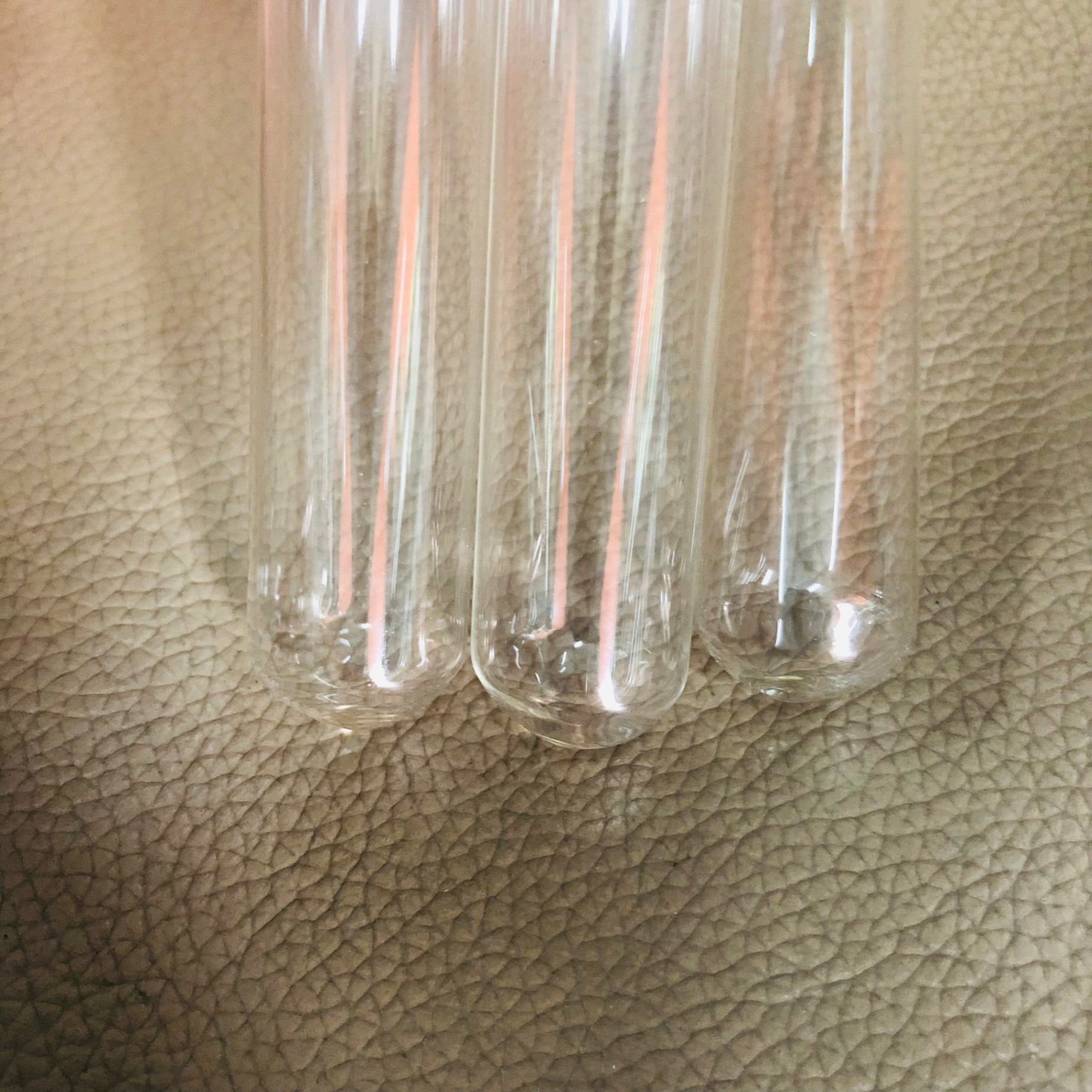 Ống nghiệm thủy tinh xét nghiệm máu Pi16 x 10cm, 0.6ml (Thùng=2100 ống)