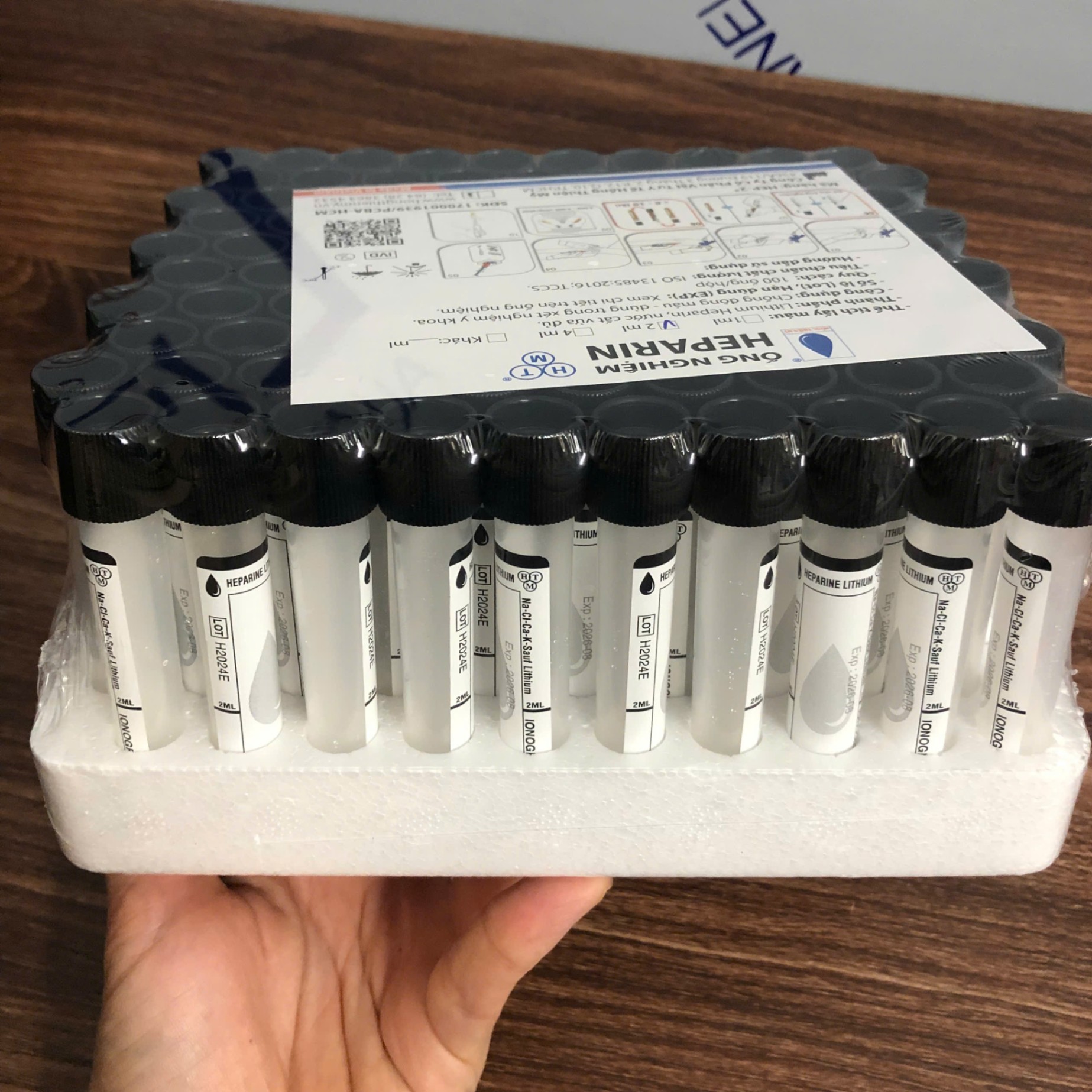Ống sinh hoá, Lithium Heparin HTM 2ml nắp đen (Khay=100 ống, Thùng=2400ống)