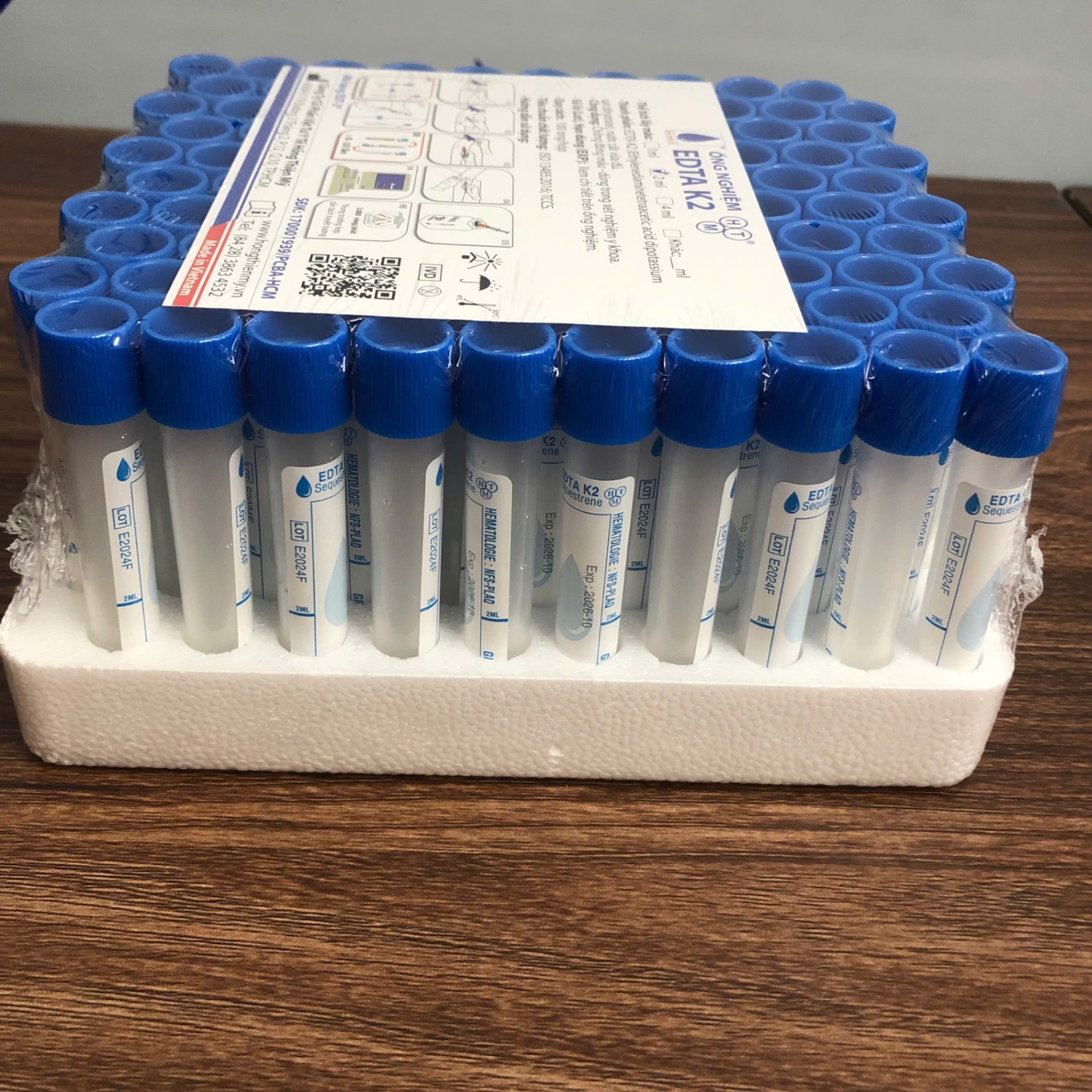 Ống huyết học EDTA K2 HTM 2.0ml, nắp xanh dương (Khay=100 ống, Thùng=2400 ống)