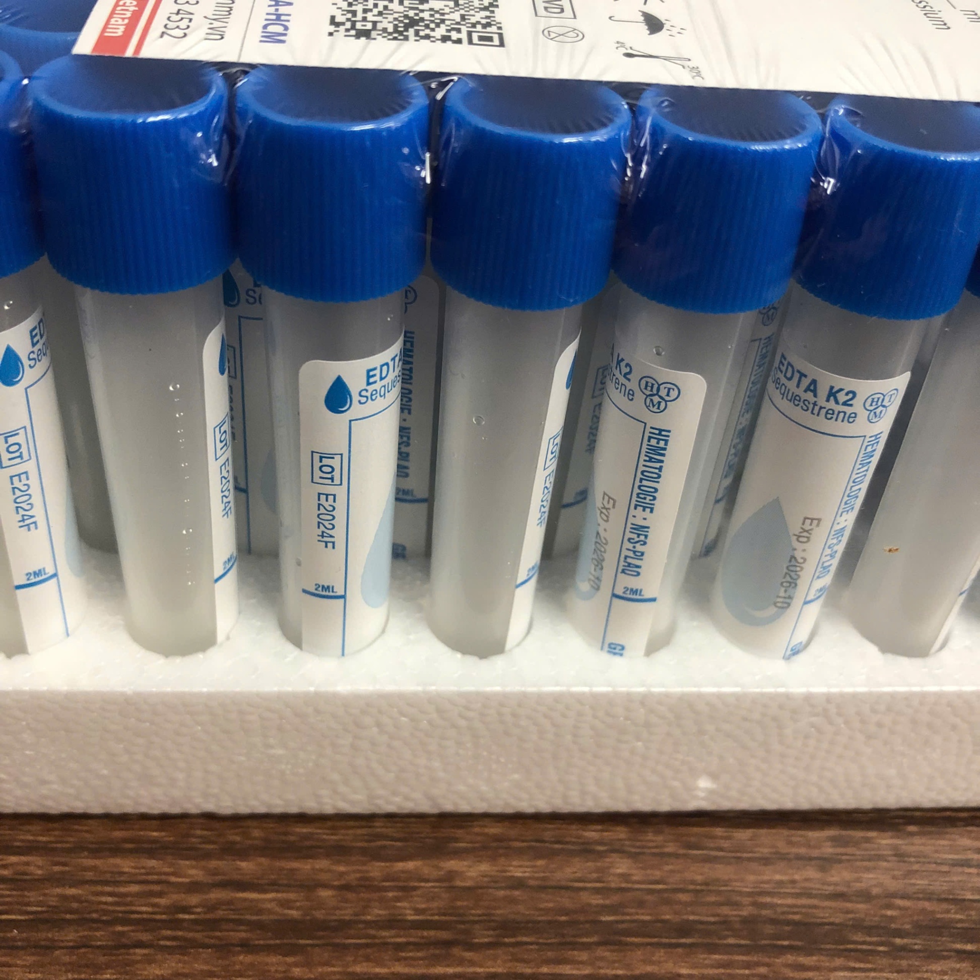 Ống huyết học EDTA K2 HTM 2.0ml, nắp xanh dương (Khay=100 ống, Thùng=2400 ống)