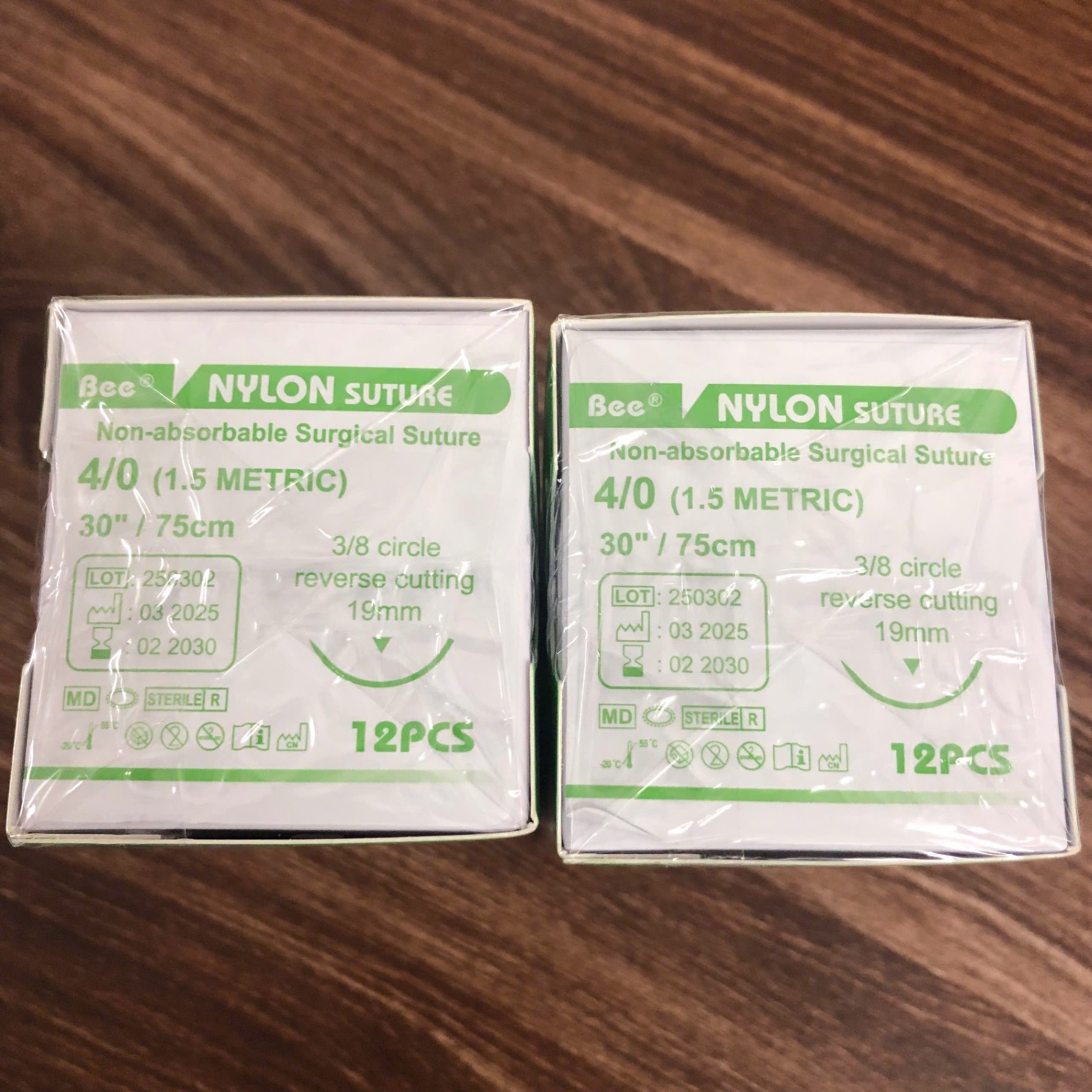 Chỉ không tan đơn sơị polyamide 4/0, Huaiyin Medical Instruments Co., Ltd (Hộp =12 sợi
Thùng=600 sợi )