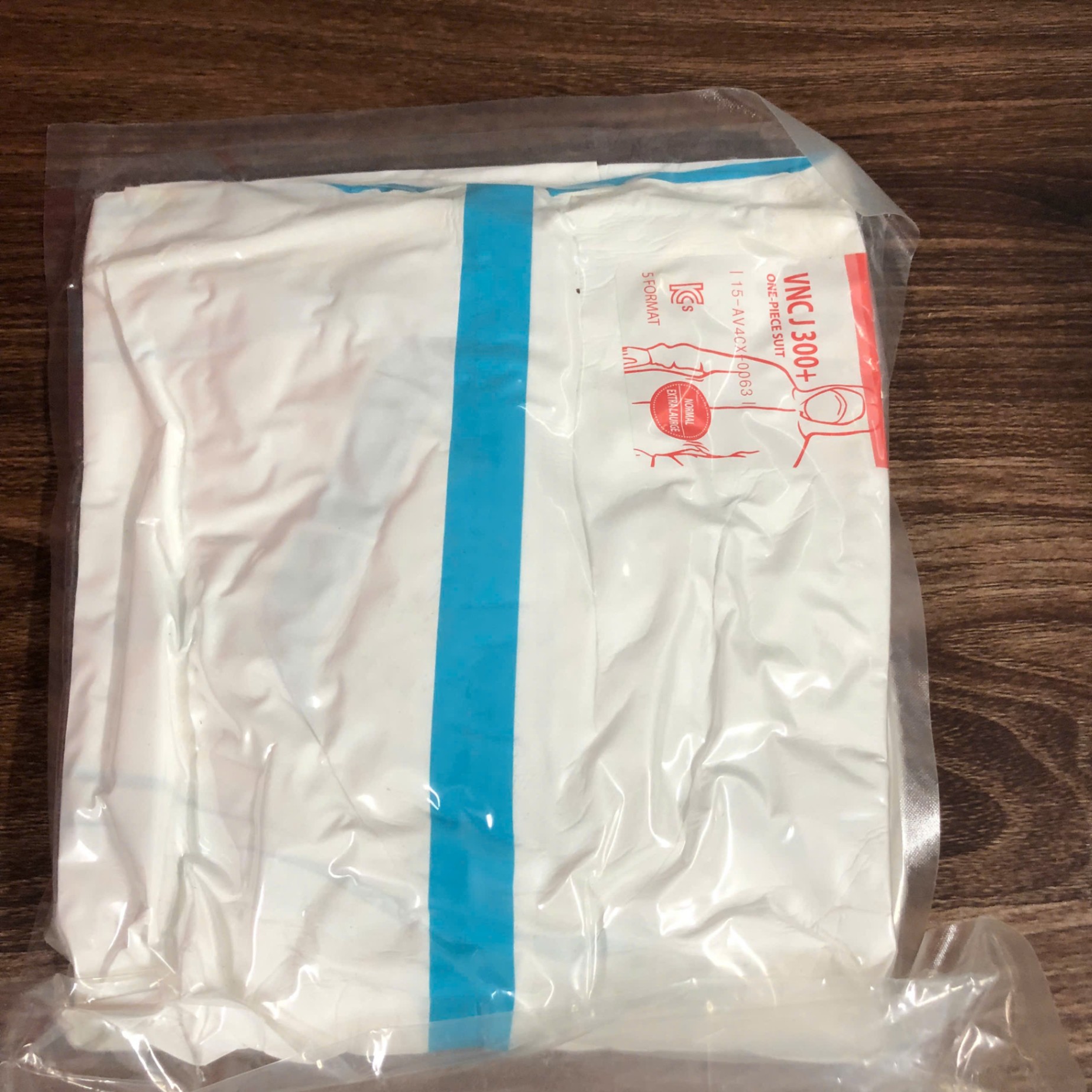Quần áo phòng dịch cấp 3, Đồng Khởi