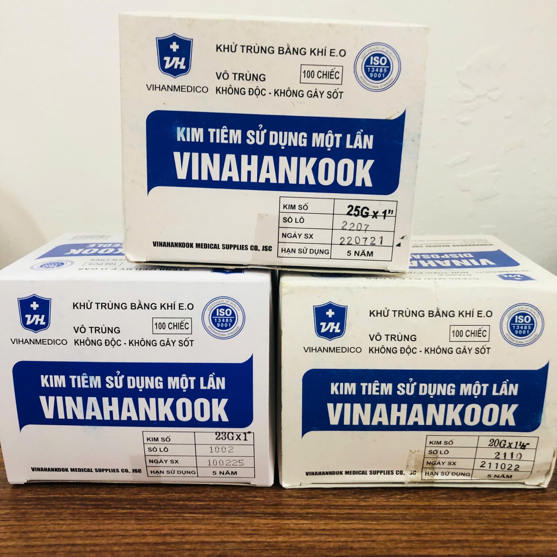 Đầu bơm tiêm lấy thuốc Vinahankook (Hộp=100 kim, Thùng=10.000 kim)