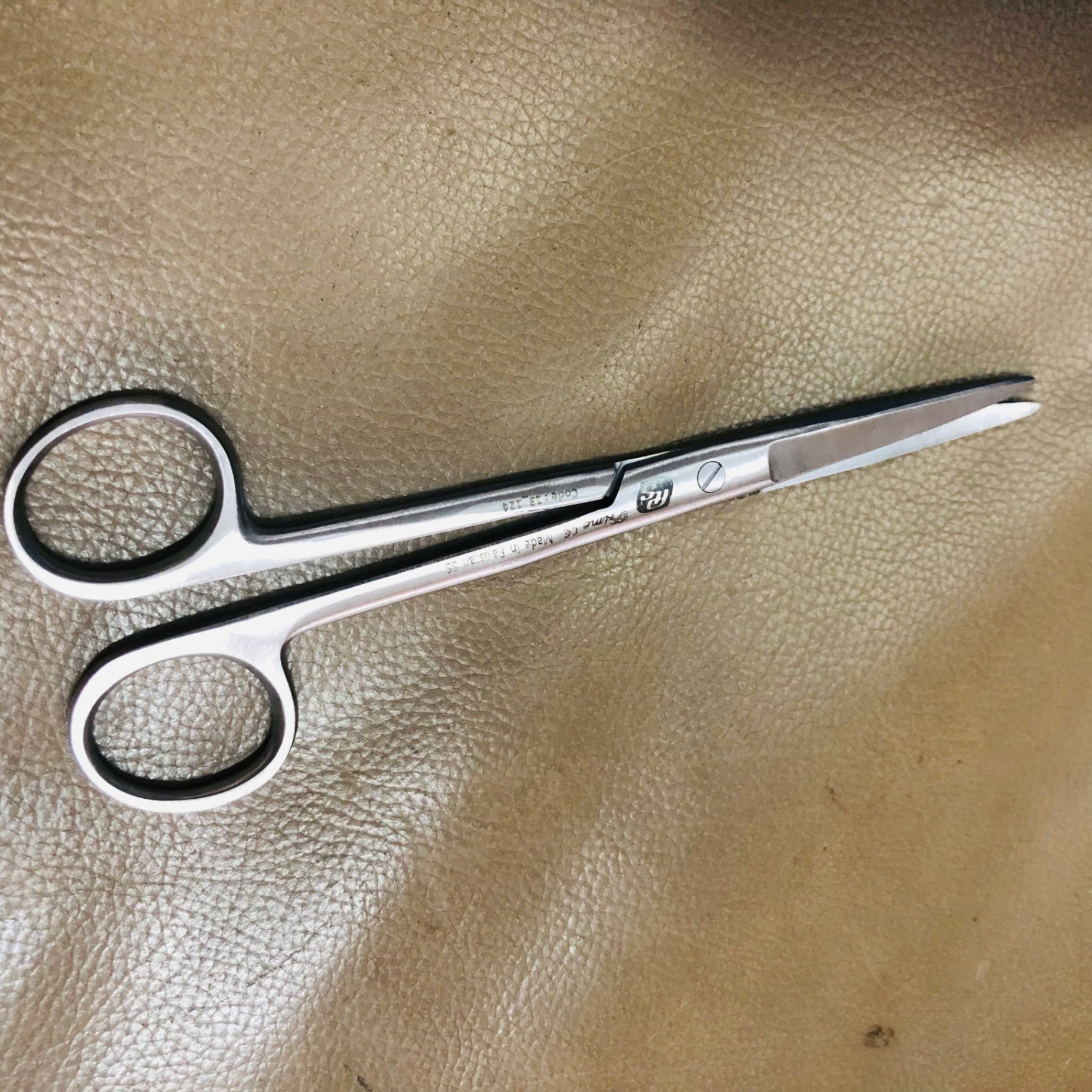 Kéo thẳng nhọn 16cm, Prime Tech Surgico; Pakistan (Túi =1 cái)
