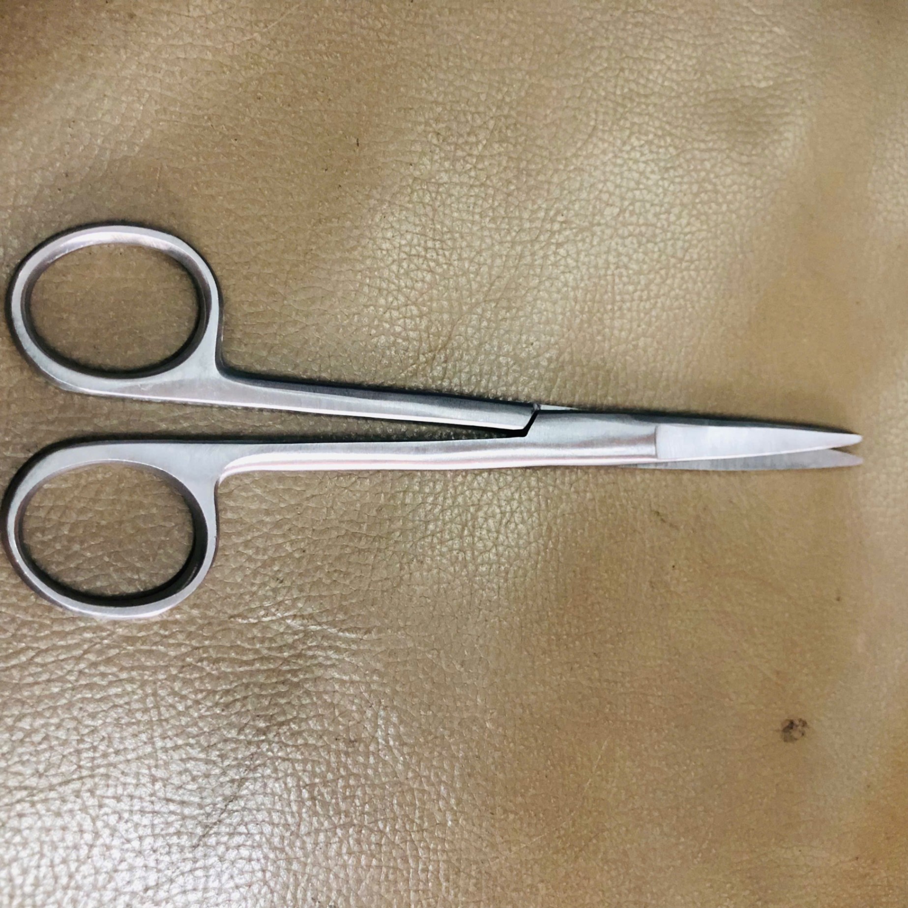 Kéo thẳng nhọn 10cm, Prime Tech Surgico; Pakistan (Túi =1 cái)