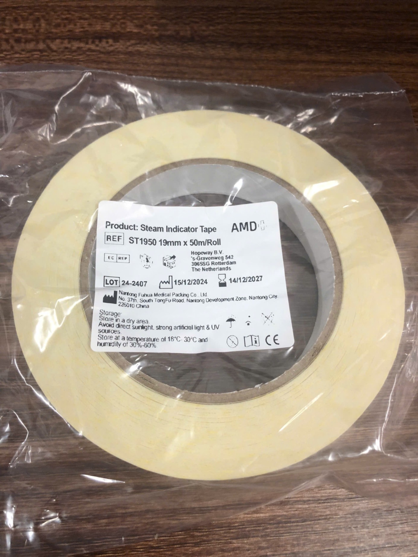 Băng keo chỉ thị nhiệt dùng trong y tế 19mmx50m, Nantong Pakion Medical Material, Trung Quốc (Túi =1 cuộn)