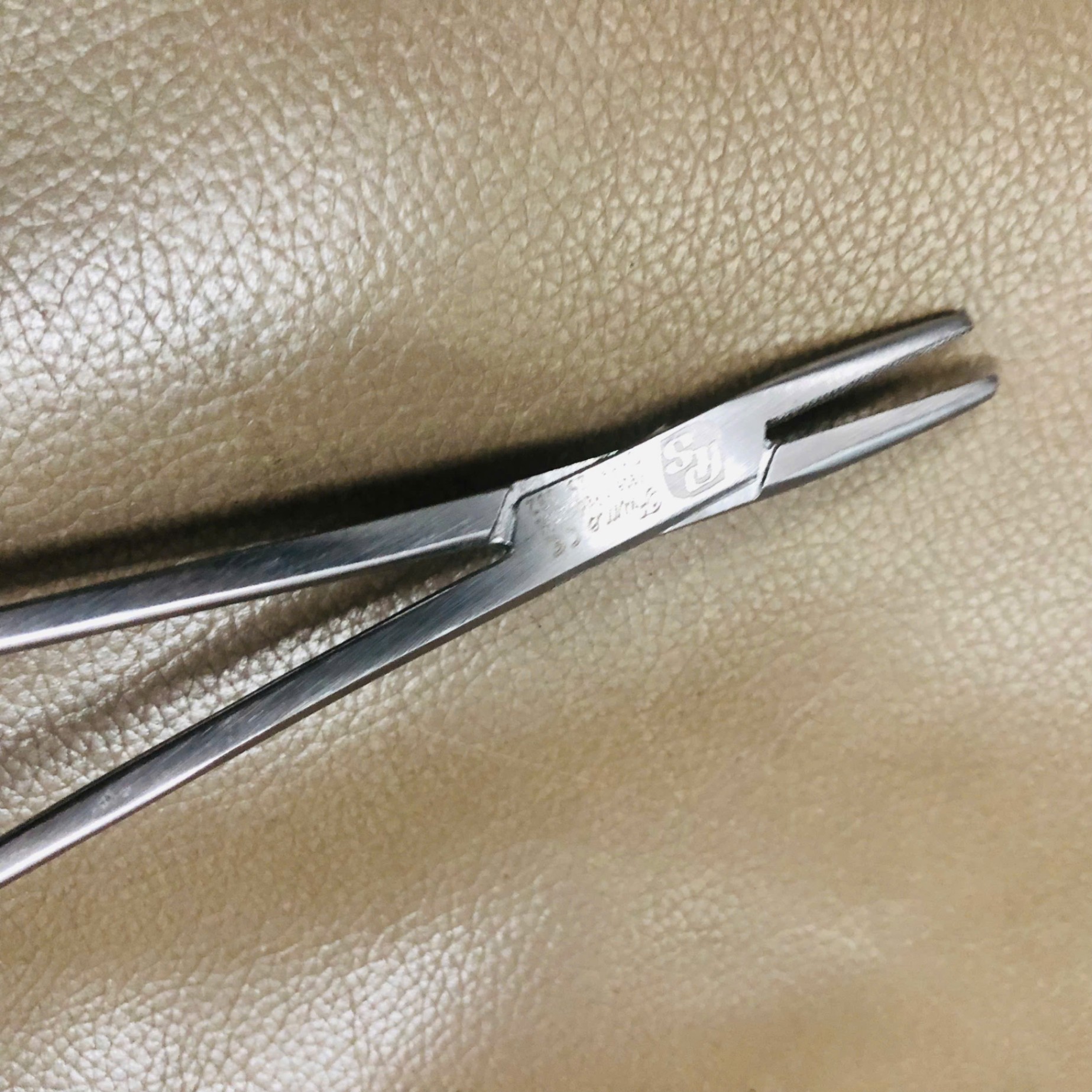 Kìm mang kim 18cm, Prime Tech Surgico; Pakistan (Túi =1 cái)