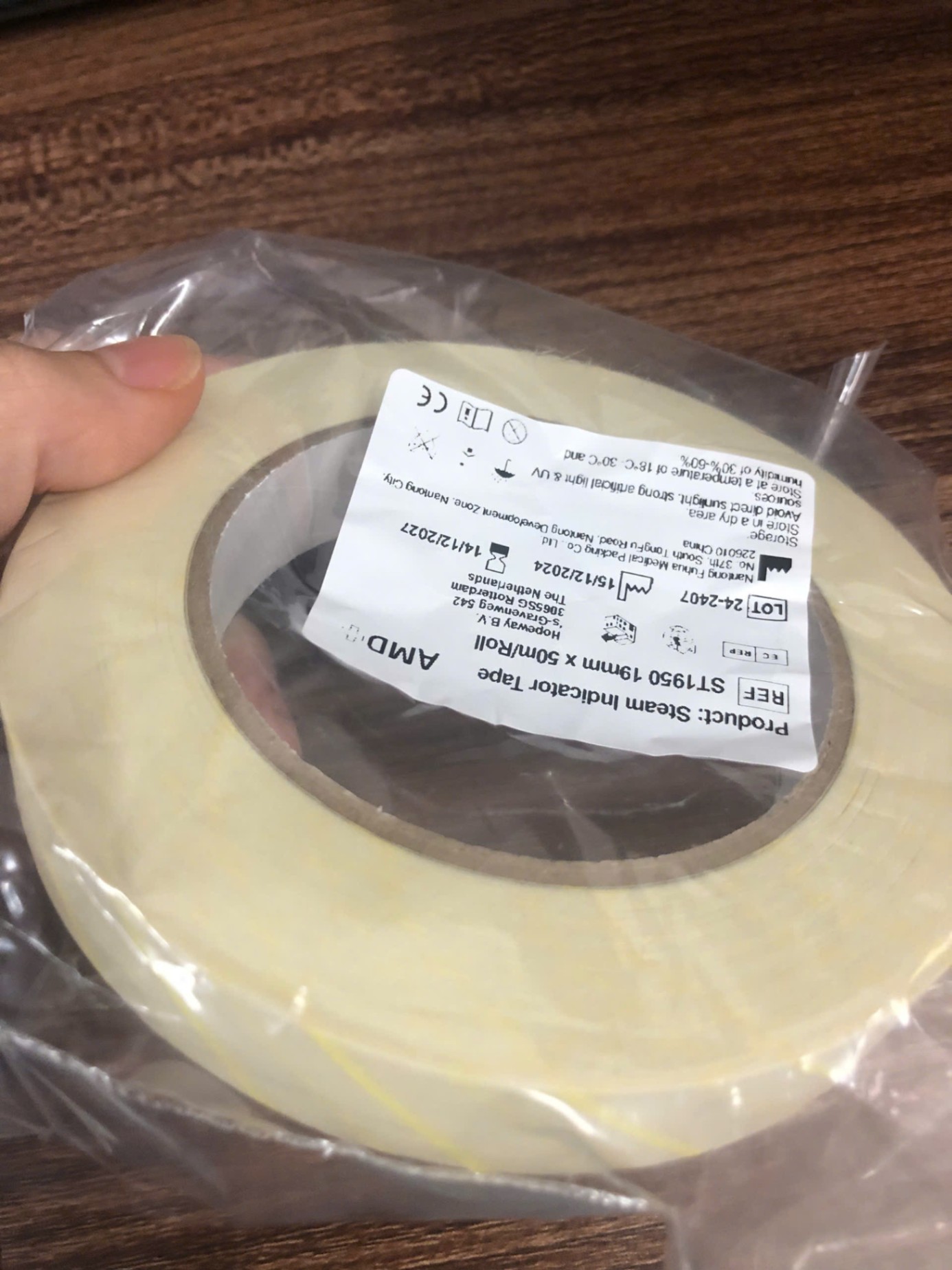 Băng keo chỉ thị nhiệt dùng trong y tế 19mmx50m, Nantong Pakion Medical Material, Trung Quốc (Túi =1 cuộn)