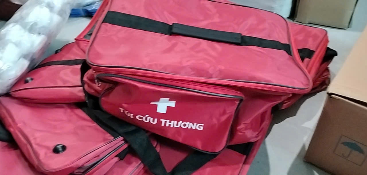 Túi cứu thương loại A màu đỏ, 30x22x22cm Việt Nam (Túi=1 cái)