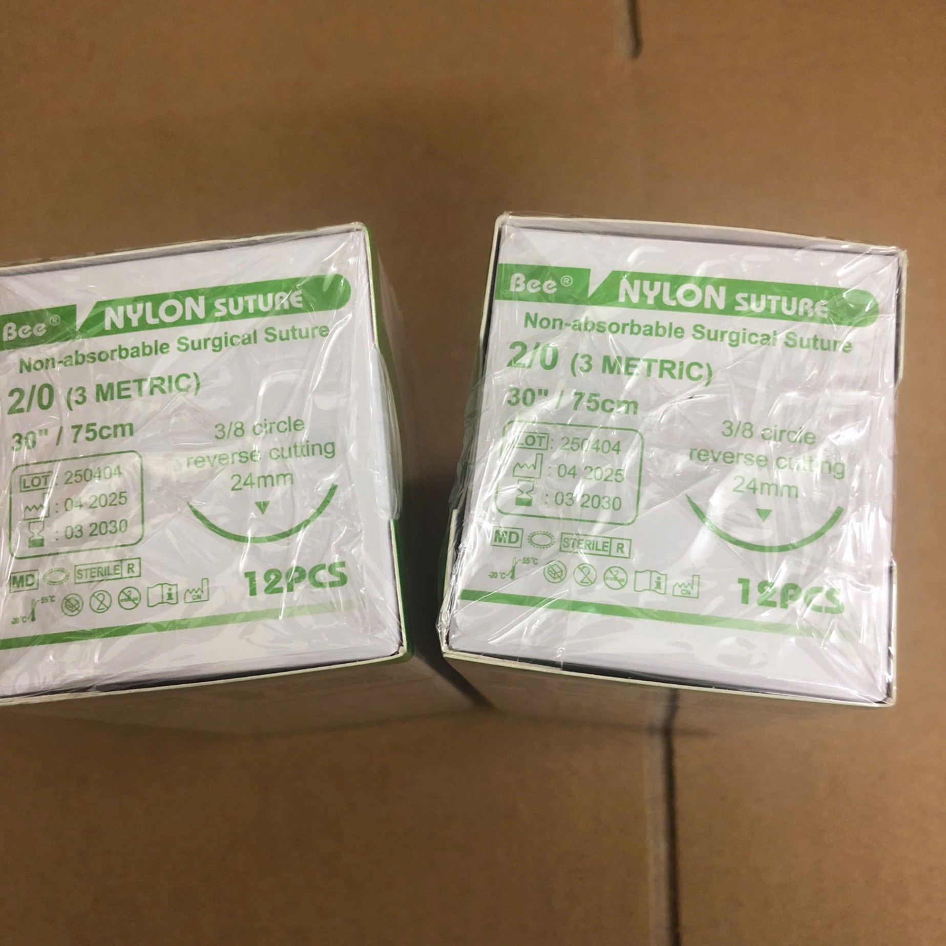 Chỉ không tan đơn sợi polyamide số 3/0, Huaiyin Medical Instruments Co., Ltd (Hộp =12 sợi Thùng=600 sợi )