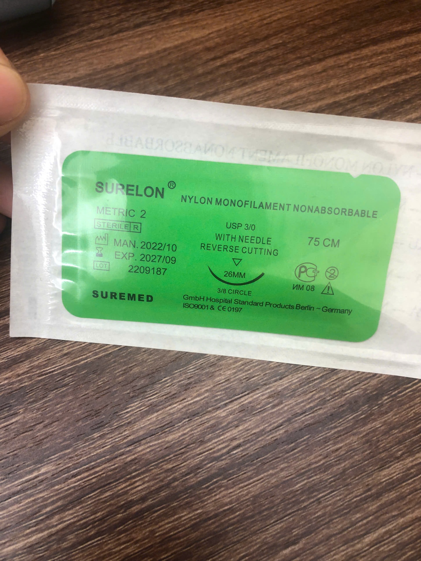 Chỉ khâu phẫu thuật không tự tiêu liền kim vô trùng Nylon Medicon, TQ (Hộp=12 sợi)