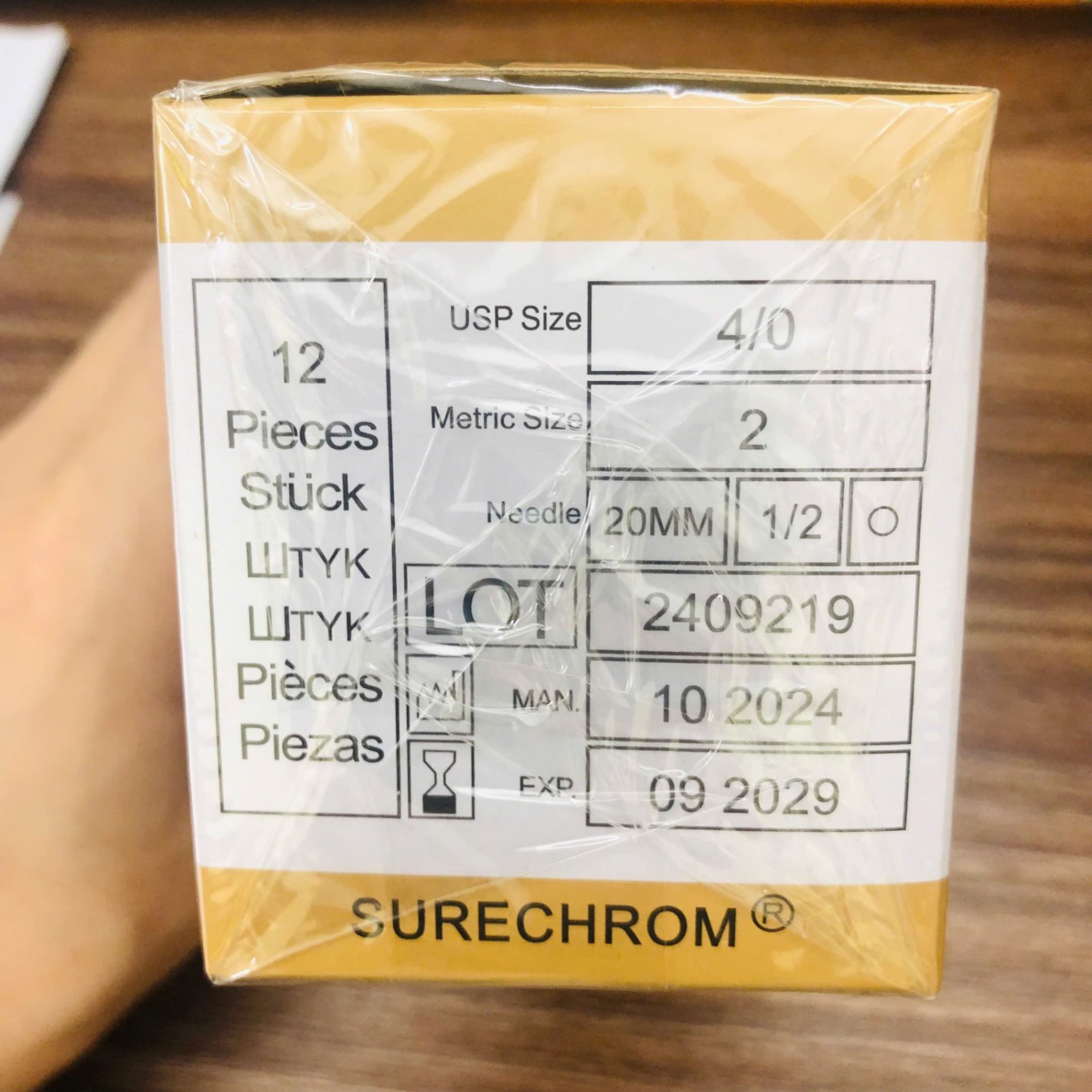 Chỉ khâu phẫu thuật tự tiêu liền kim vô trùng Catgut Chromic (Hộp=12 sợi)